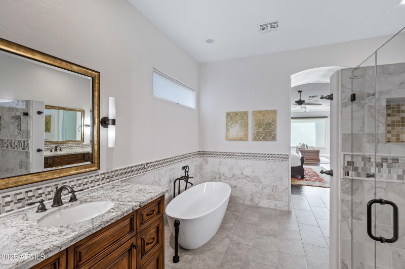 11433 E Cavedale Dr-30