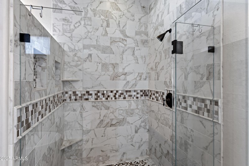 11433 E Cavedale Dr-31