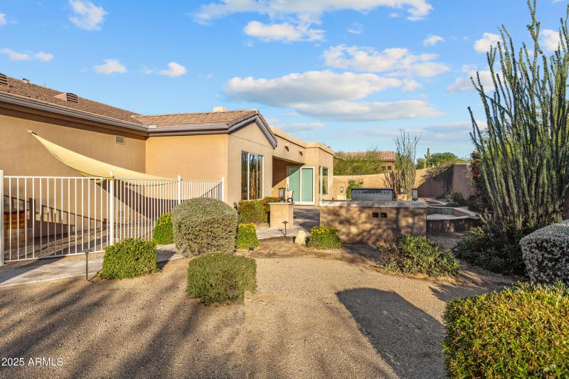 11433 E Cavedale Dr-35