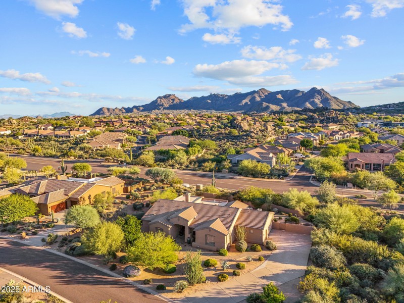 11433 E Cavedale Dr-43