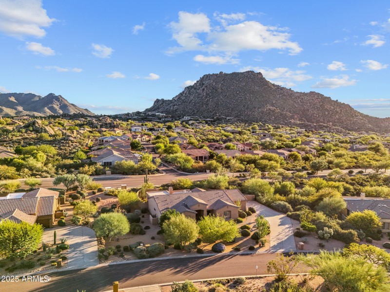 11433 E Cavedale Dr-44