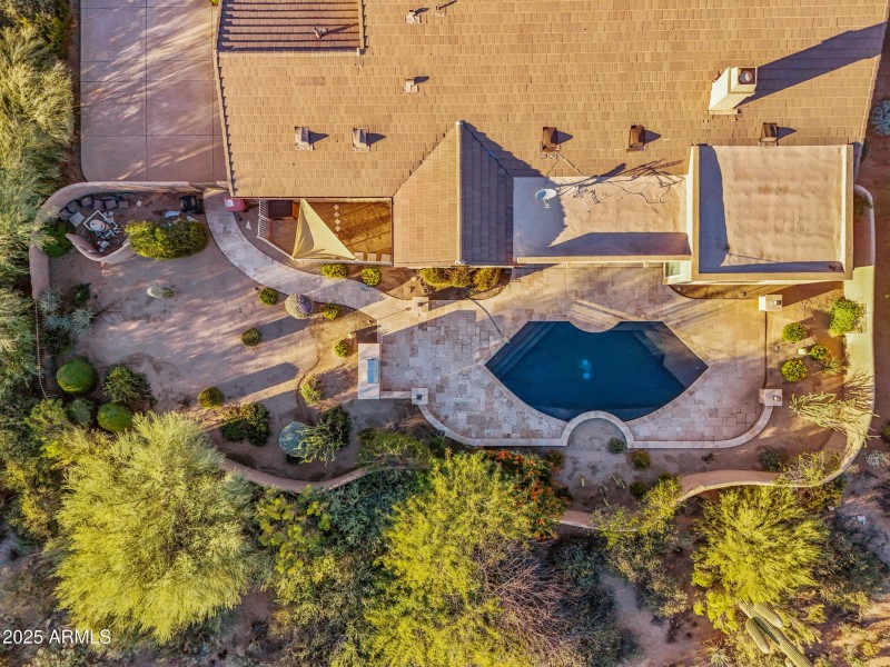 11433 E Cavedale Dr-46