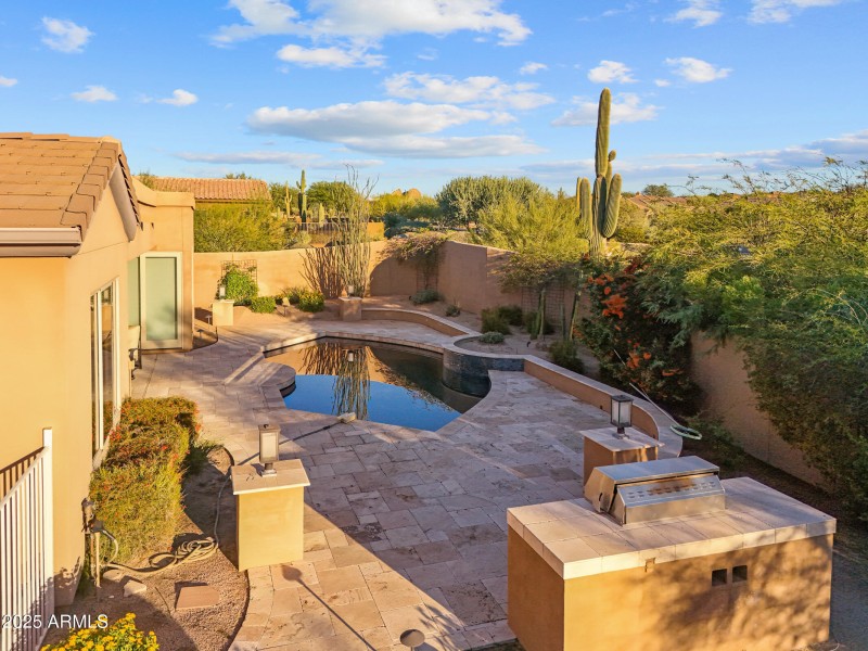 11433 E Cavedale Dr-48