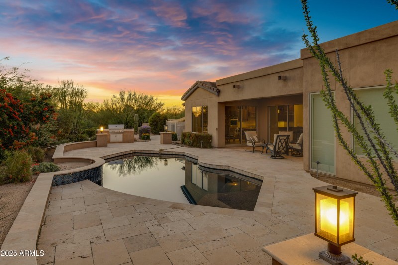 11433 E Cavedale Dr-55