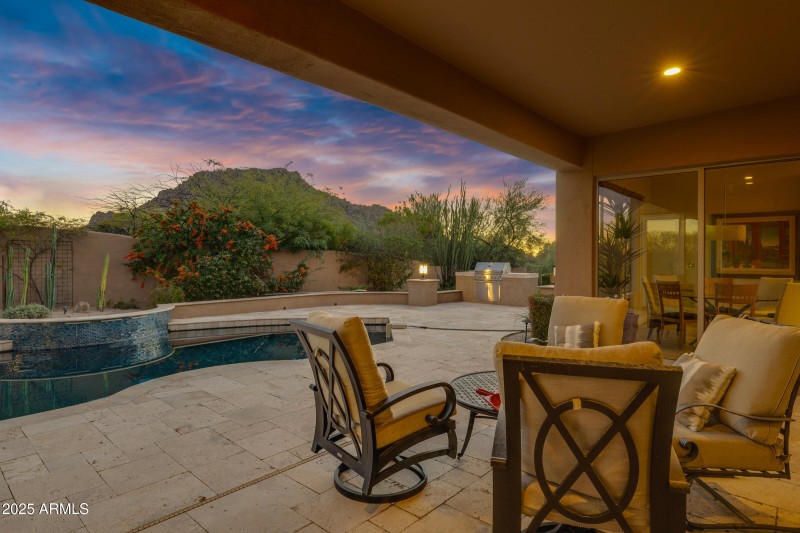 11433 E Cavedale Dr-57