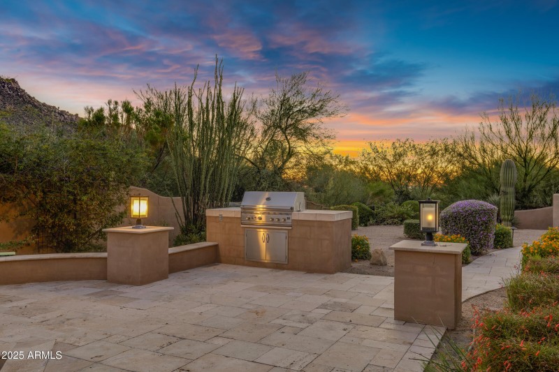 11433 E Cavedale Dr-58