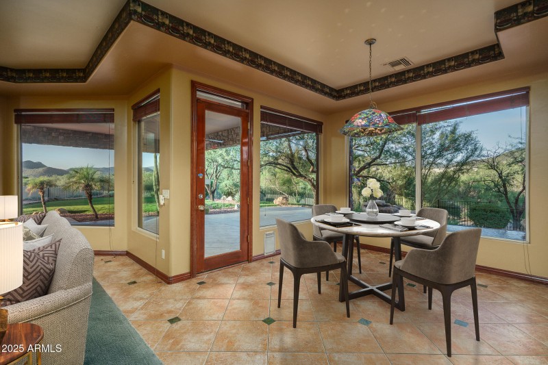 19VS) BREAKFAST NOOK