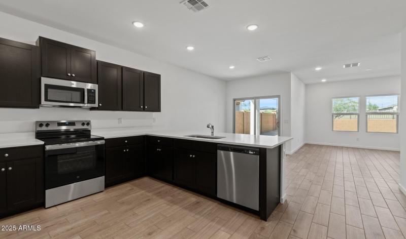 MR Lot #88 Kitchen 4 (Large)