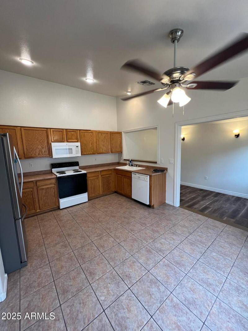 Elmer Diaz 81st Ave Kitchen