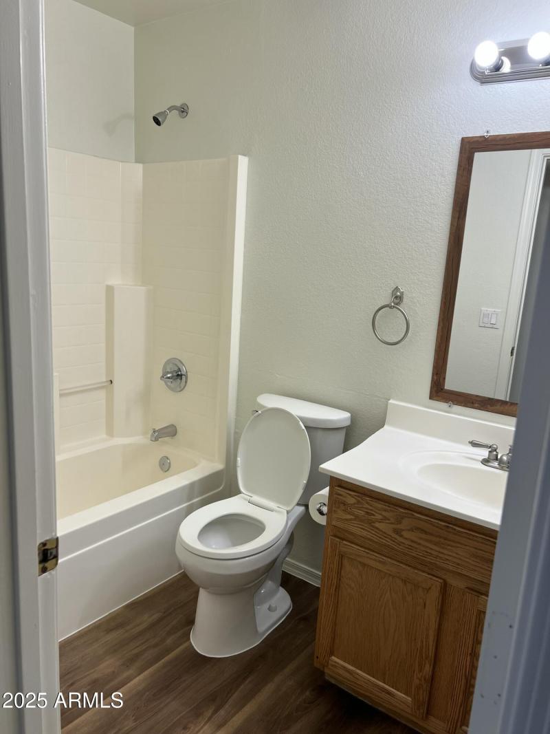 Elmer Diaz 81st Ave Bathroom 2