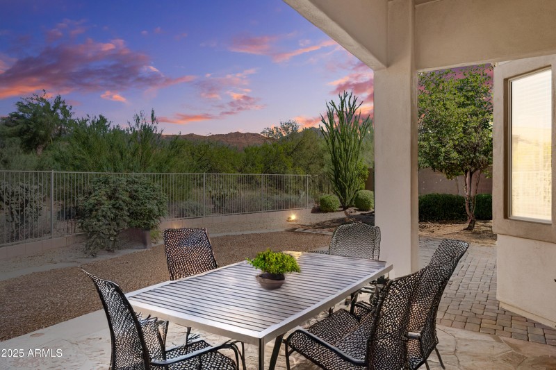 7080-E-Casa-Requena-Drive-1