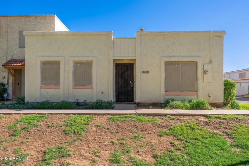 8120 N 32nd Ave - 01