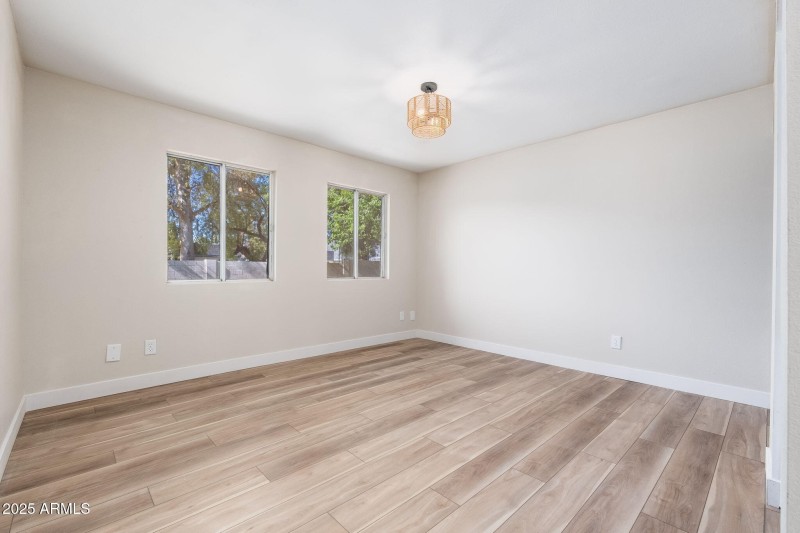 8120 N 32nd Ave - 19