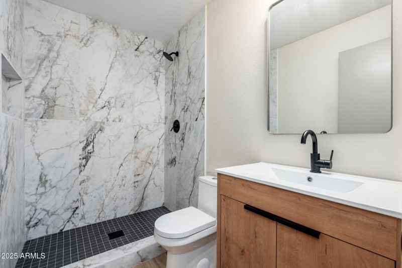 8120 N 32nd Ave - 21