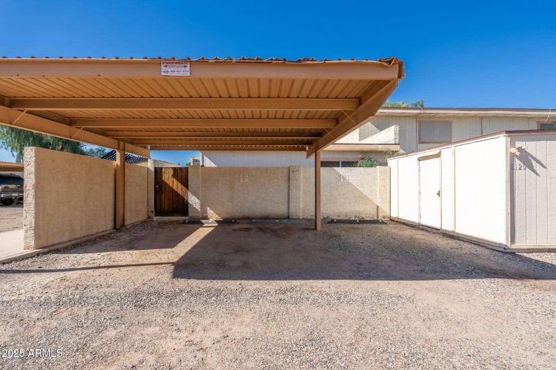 8120 N 32nd Ave - 32