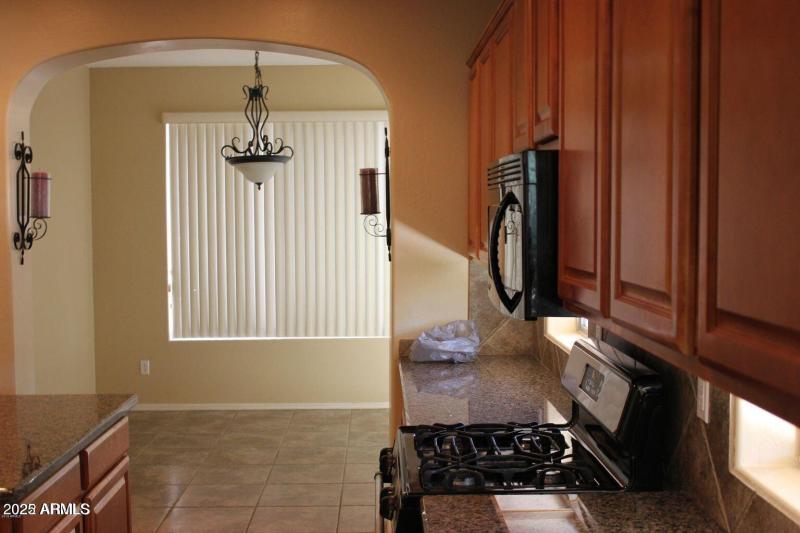 20220712180936560412000000-o