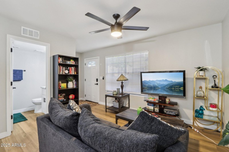 4-web-or-mls-N Alma School Rd-S1710-004