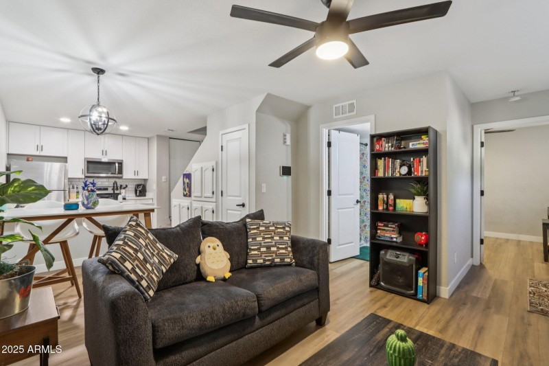 7-web-or-mls-N Alma School Rd-S1710-007