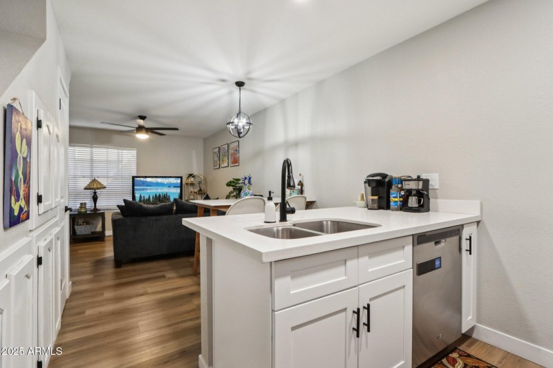 10-web-or-mls-N Alma School Rd-S1710-010