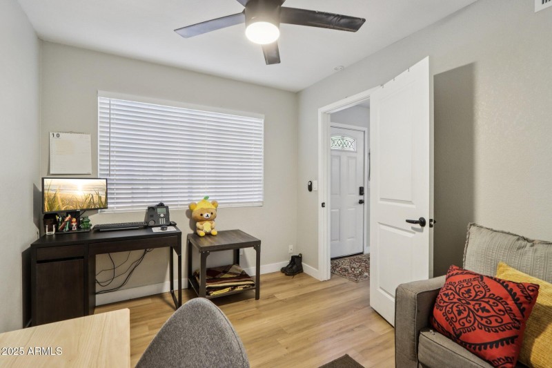 16-web-or-mls-N Alma School Rd-S1710-016