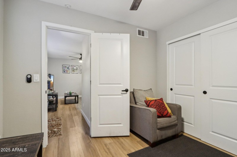 18-web-or-mls-N Alma School Rd-S1710-018