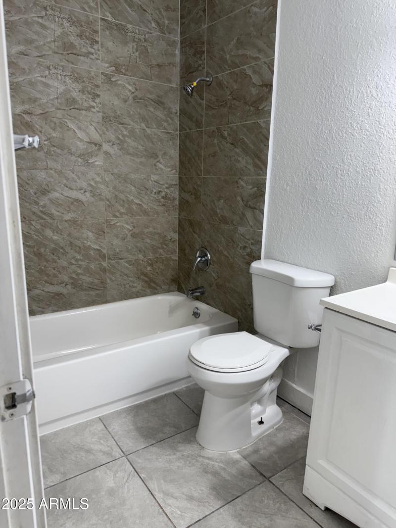 Primary Bath en suite