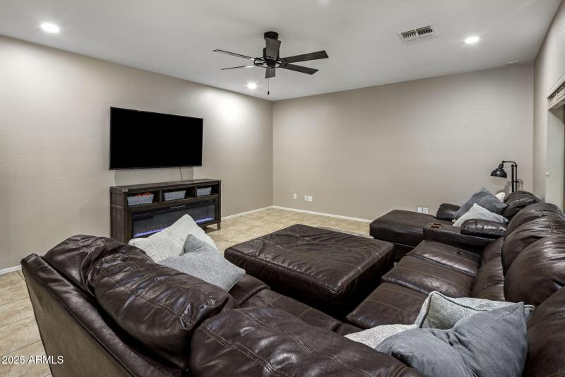 2-web-or-mls-D46A5302