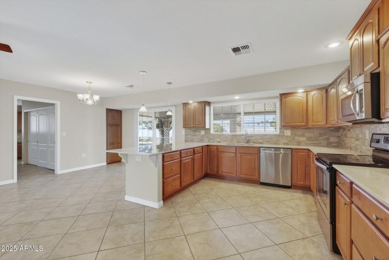 13_19222_N_Welk_Dr12_mls