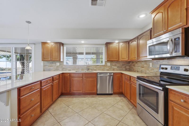 14_19222_N_Welk_Dr13_mls