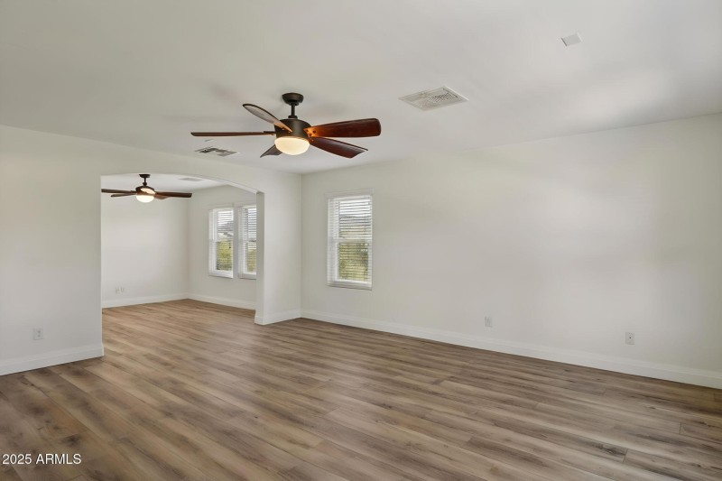 44-web-or-mls-7910-w-spur-dr