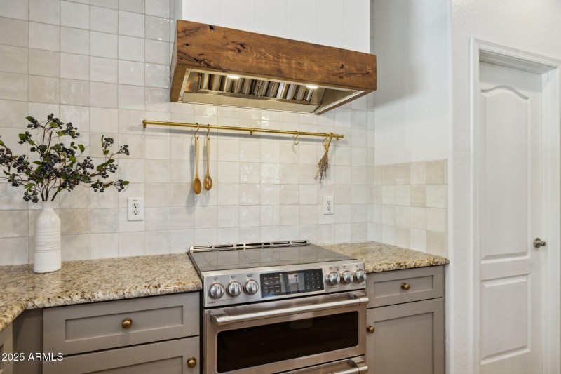 25-web-or-mls-7910-w-spur-dr