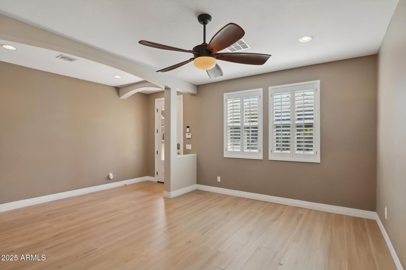 5-web-or-mls-7910-w-spur-dr