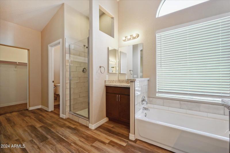 12-012-primary-bathroom