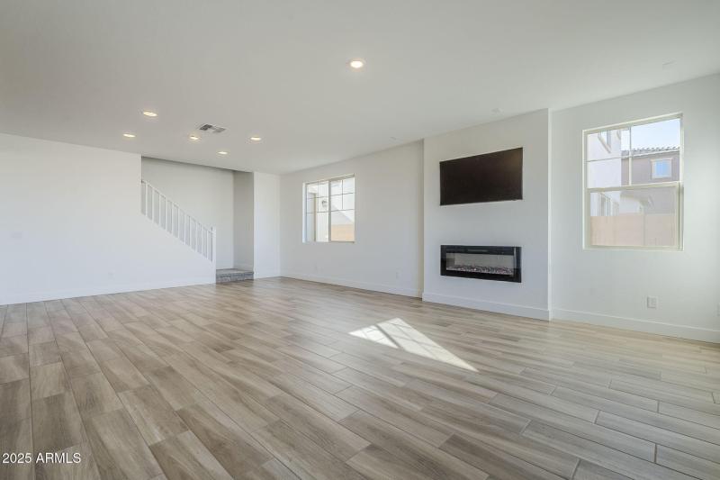 7-web-or-mls-214th-7