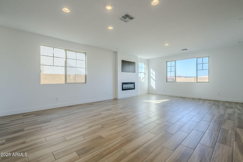 16-web-or-mls-214th-16