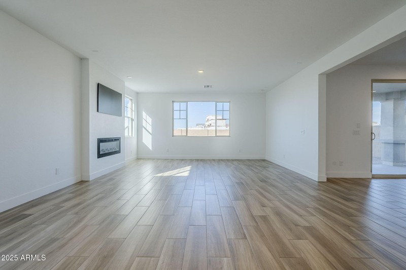 17-web-or-mls-214th-17