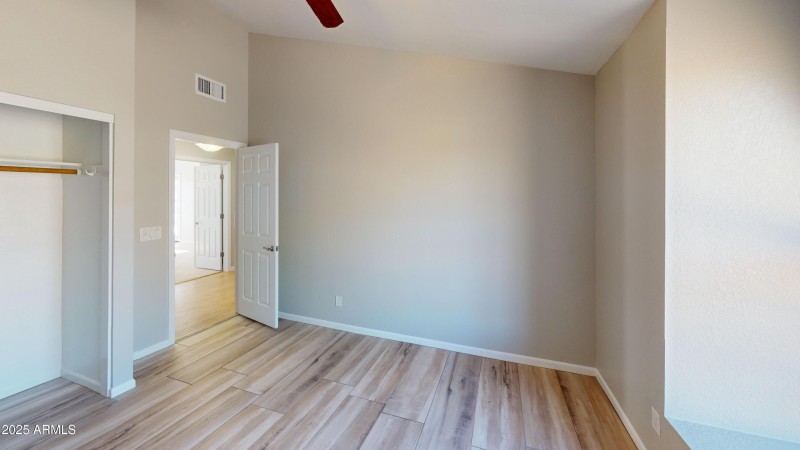 9050-E-Gray-Rd-Bedroom