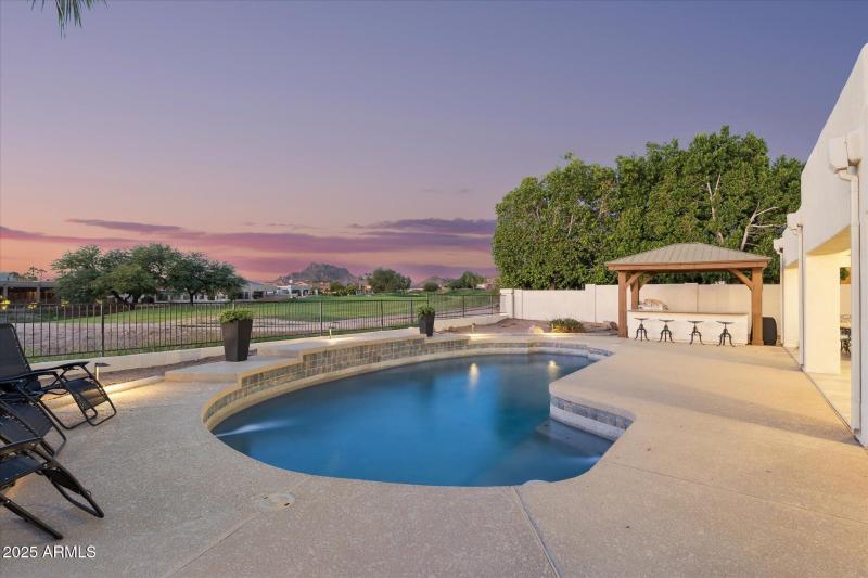 04-004-rear-exterior-twilight