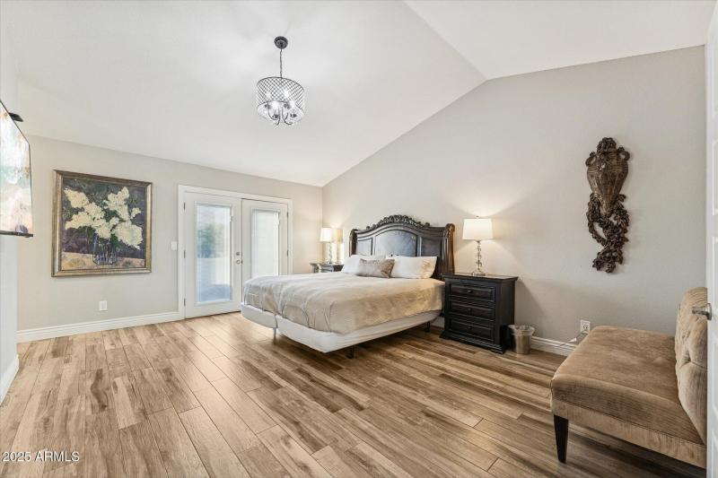 28-027-primary-bedroom