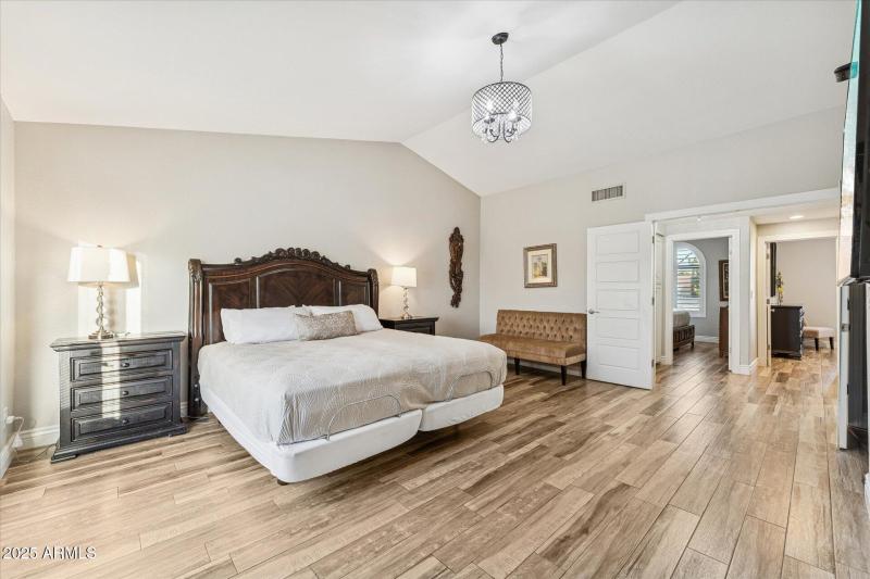 29-028-primary-bedroom