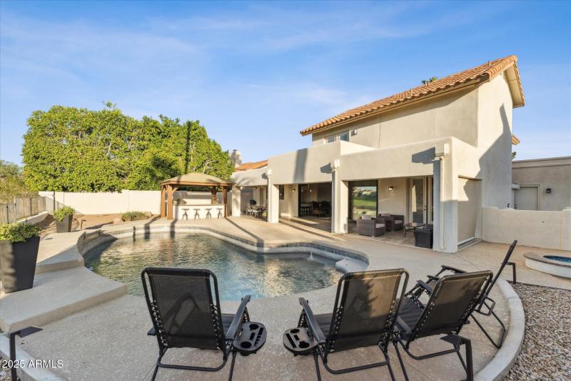 43-042-rear-exterior