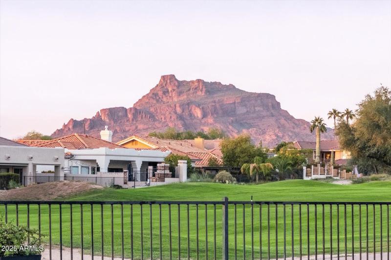 44-043-backyard-view-red-mountain