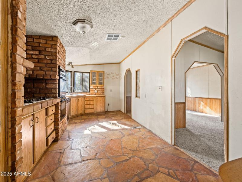 16-web-or-mls-3328 Crimson Rd-107