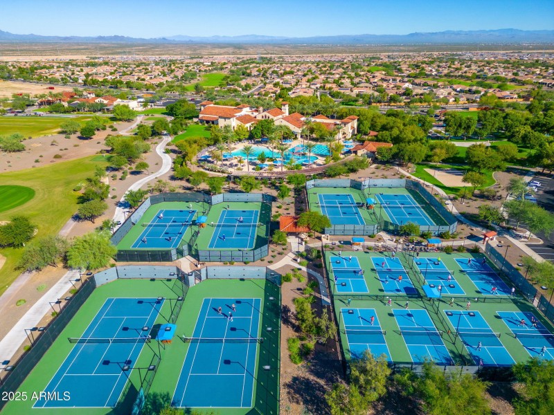 Racquet & Pickleball Courts