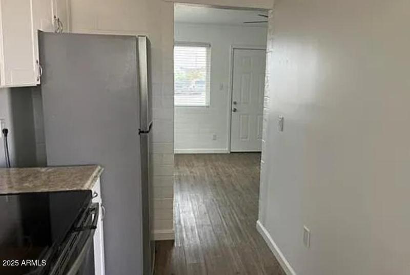 131 W Lindbergh Coolidge kitchen Hall