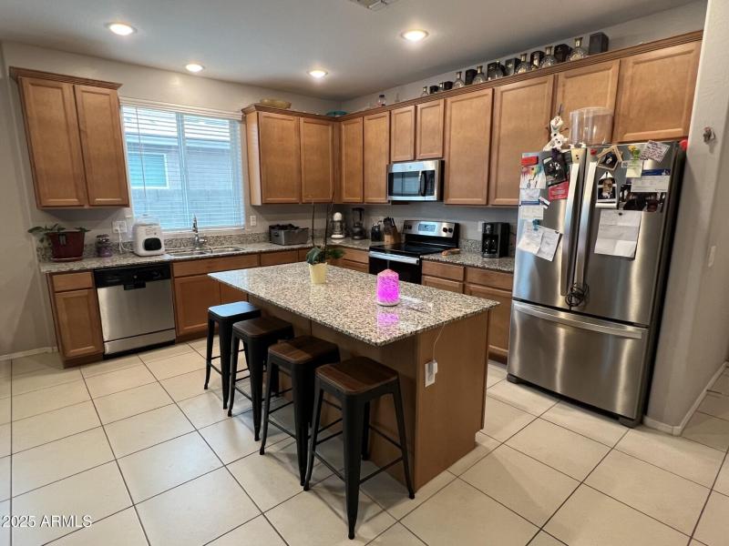 Kitchen w/42" upper Cabinets