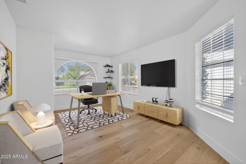 Den - Easily converted to a bedroom