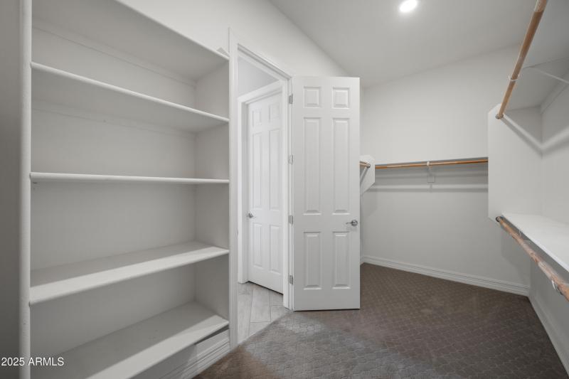 2 walk-in closets