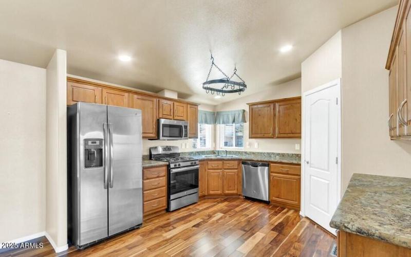 Tons of storage in the kitchen