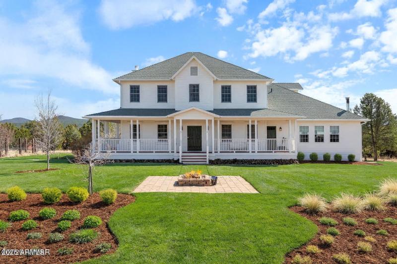 Virtually Landscaped Front